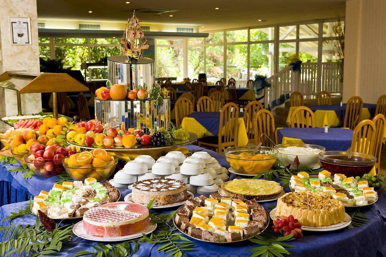 Hotel Oasis Albena Luaran gambar
