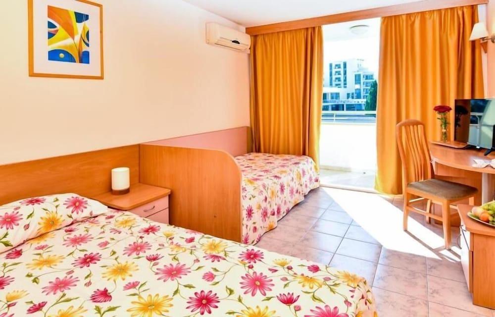 Hotel Oasis Albena Luaran gambar